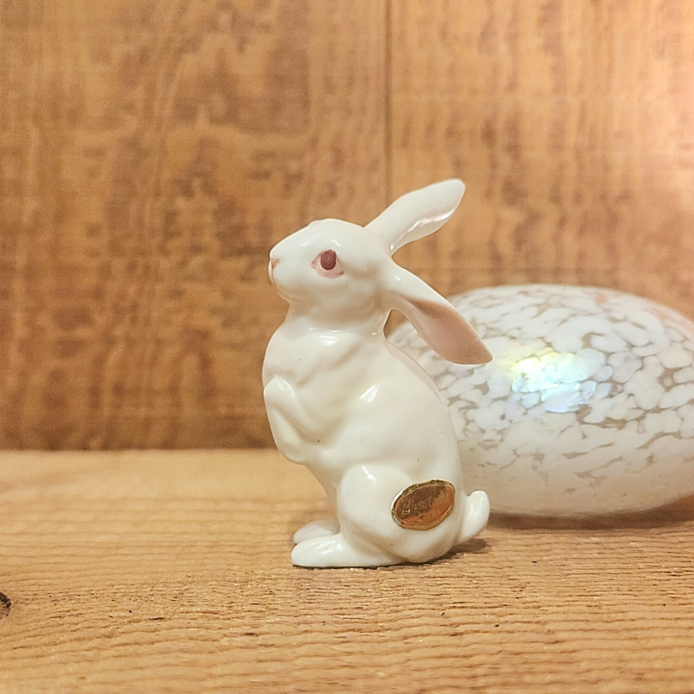 Mini White Lop-earred Bunny Rabbit Figurine Sitting Bone China Japan vintage